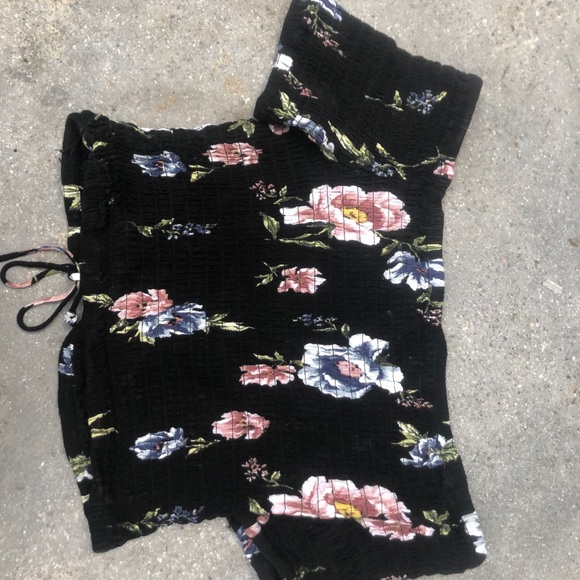 Kendall and Kyle collection off the shoulder - Picture 6 of 6